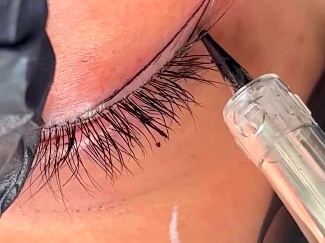 Eyeliner Tattoos: Time Efficiency and Eye Definition Benefits